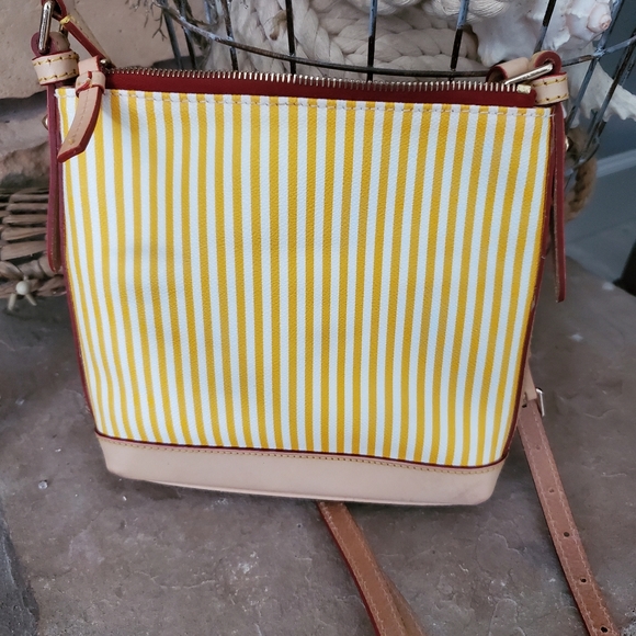 Dooney + Bourke Yellow stripe Letter Carrier leather Crossbody **NEW** $ 188 - Picture 4 of 7